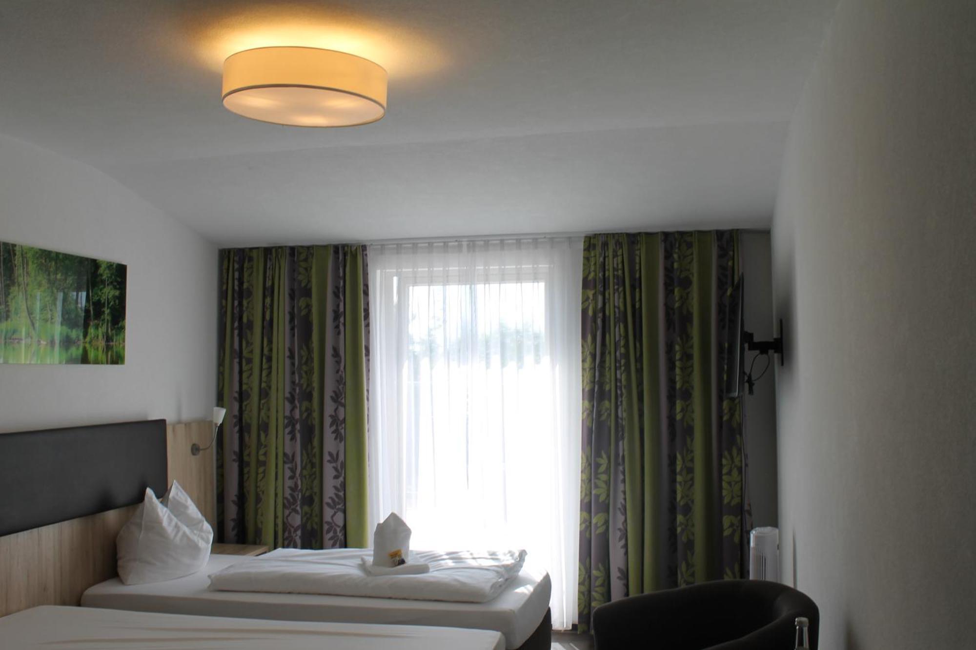 Hotel Kueffner Hof Langenbeutingen Esterno foto